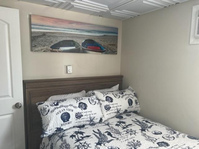 The Beachside Sylvan Beach Esterno foto